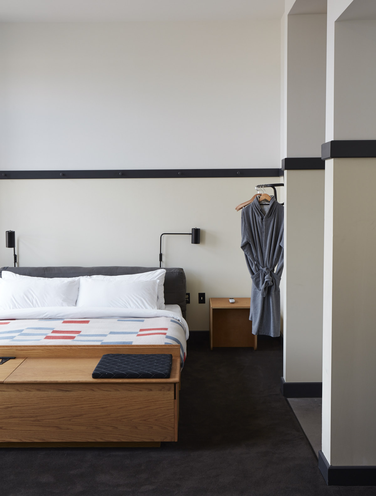 TL_AceGuestRoom_2035